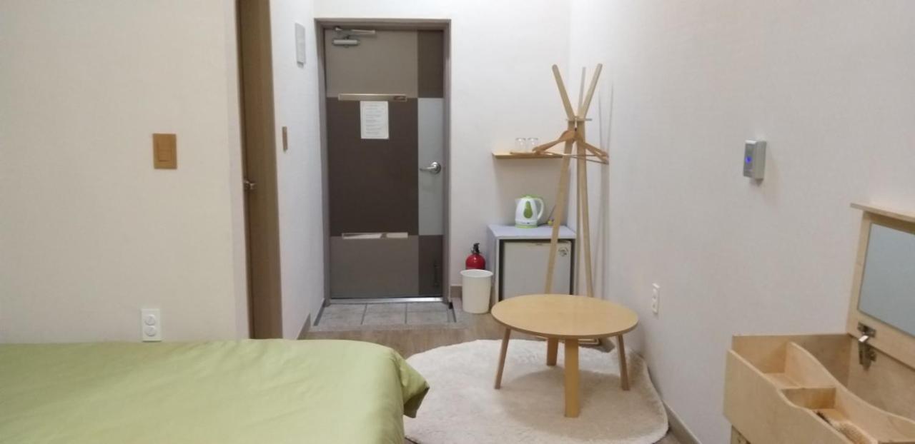 Moon Forest Guesthouse جيجو المظهر الخارجي الصورة