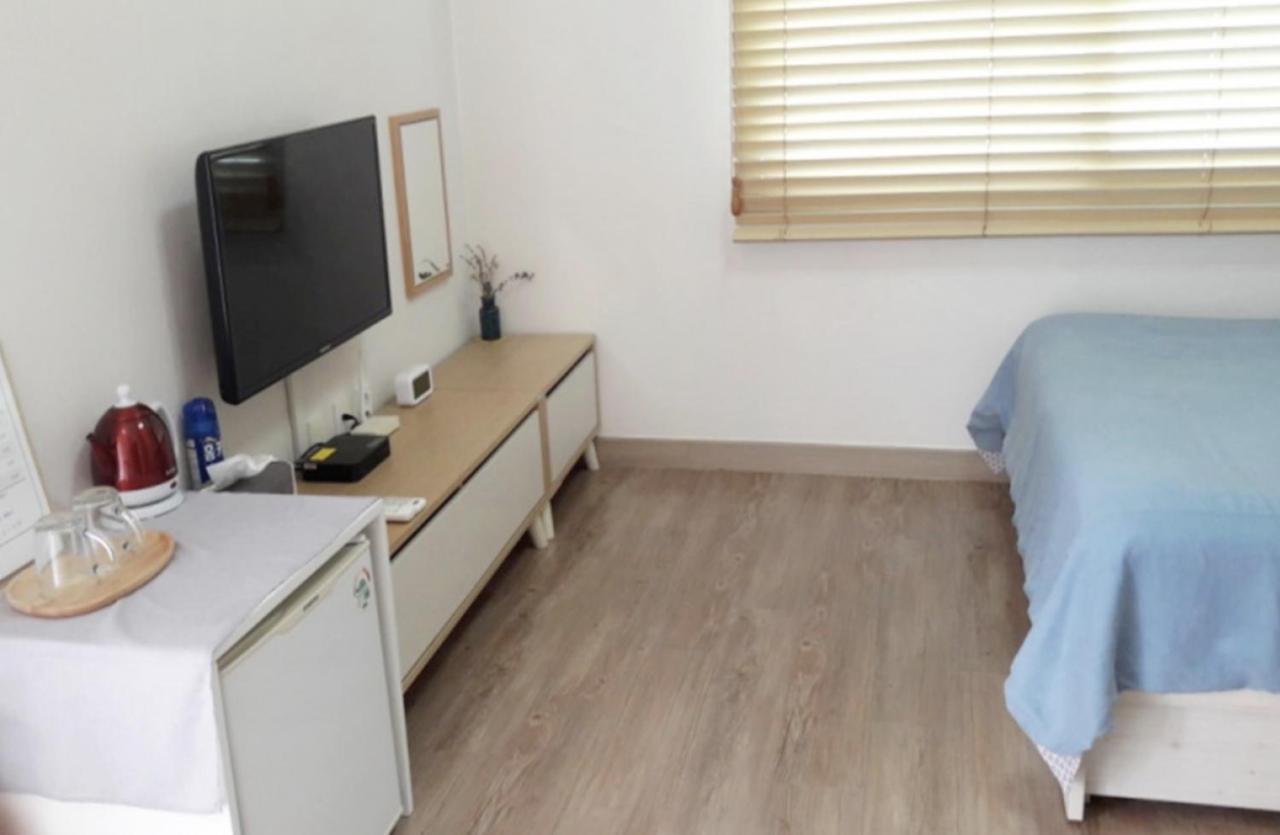Moon Forest Guesthouse جيجو المظهر الخارجي الصورة