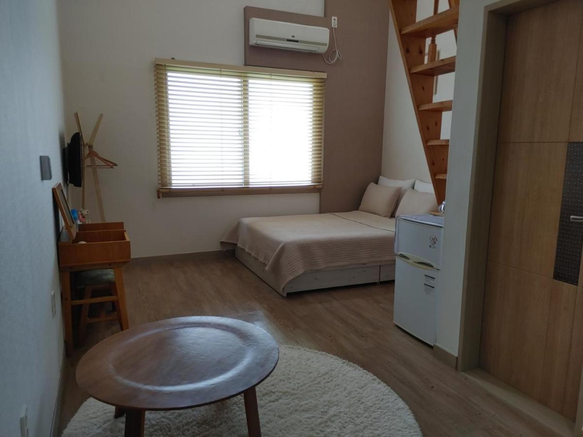 Moon Forest Guesthouse جيجو المظهر الخارجي الصورة