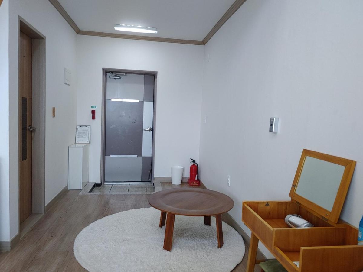 Moon Forest Guesthouse جيجو المظهر الخارجي الصورة