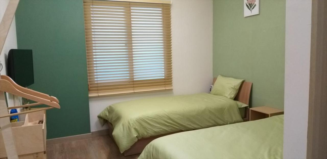 Moon Forest Guesthouse جيجو المظهر الخارجي الصورة