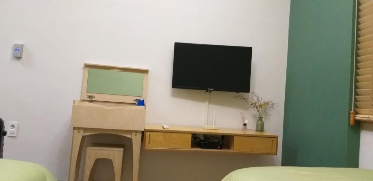 Moon Forest Guesthouse جيجو المظهر الخارجي الصورة