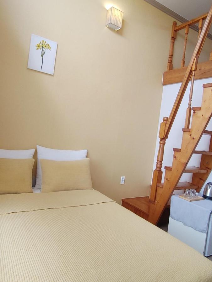 Moon Forest Guesthouse جيجو المظهر الخارجي الصورة