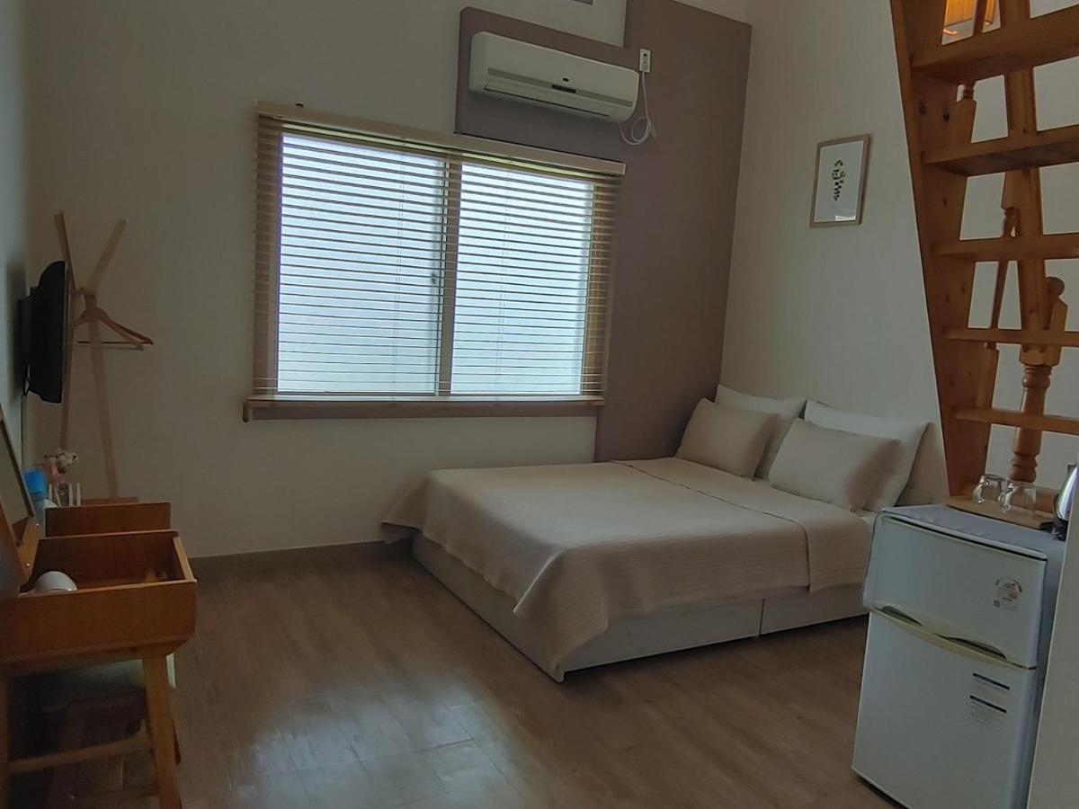 Moon Forest Guesthouse جيجو المظهر الخارجي الصورة