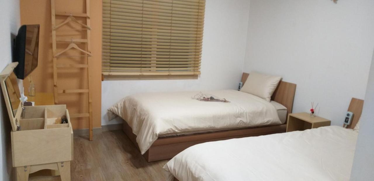 Moon Forest Guesthouse جيجو المظهر الخارجي الصورة