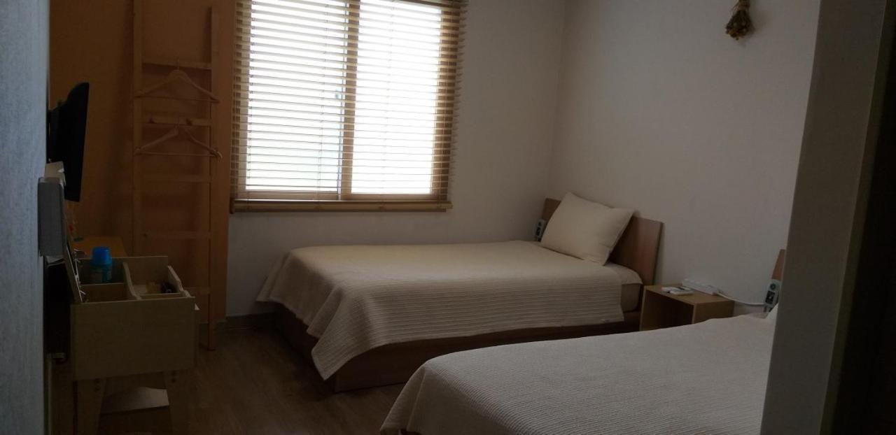 Moon Forest Guesthouse جيجو المظهر الخارجي الصورة