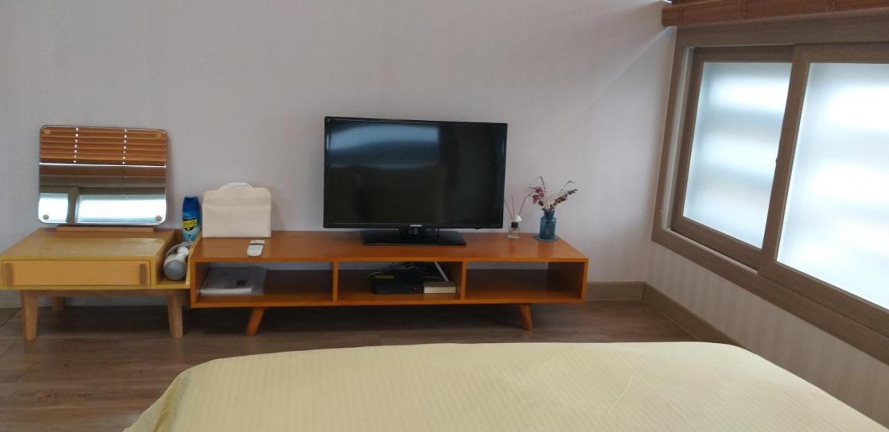 Moon Forest Guesthouse جيجو المظهر الخارجي الصورة
